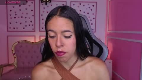 Stephania online show from October 2025 11:32:02 AM