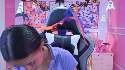 Stephania online show from October 2025 11:47:02 AM