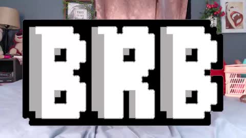 Snapshot of stephanie_golden chatting on February 2025 10:52:02 PM IG stephani 3333 online show from February 2025 10:52:02 PM