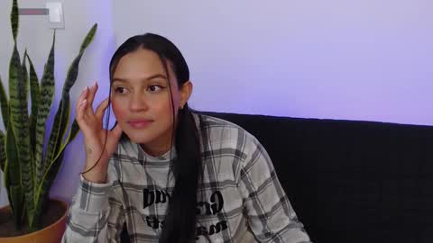 Stephanie  online show from November 2025 12:24:02 AM