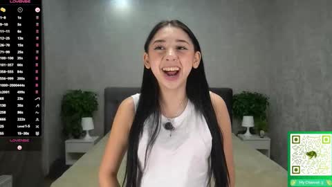 Snapshot of stephaniesally chatting on December 2025 04:54:01 AM Sonya online show from December 2025 04:54:01 AM