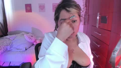 Stephanie  online show from September 2025 07:58:02 PM