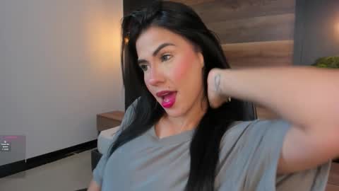 S T E P H A N Y A online show from December 2025 07:10:01 PM