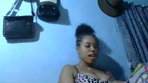 Snapshot of stephaolysca chatting on May 2026 11:51:02 AM stephaolysca online show from May 2026 11:51:02 AM