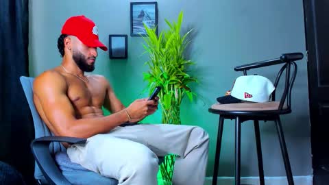 Steve  online show from November 2025 01:44:02 PM