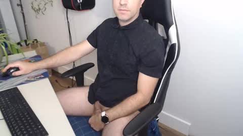 Snapshot of steve_oo8 chatting on December 2024 04:39:02 PM steve_oo8 online show from December 2024 04:39:02 PM