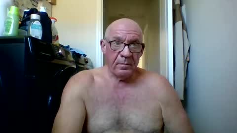 stevejons47 online show from September 2025 04:32:01 PM