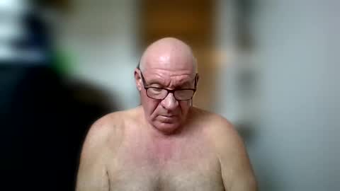 stevejons47 online show from October 2025 03:53:01 PM