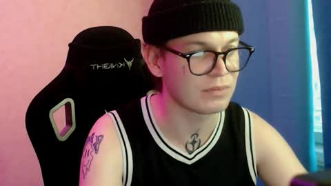 Snapshot of stevenspirs chatting on November 2025 05:50:02 AM Steve online show from November 2025 05:50:02 AM