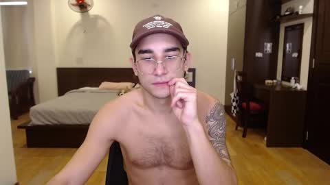 Snapshot of steveoceanbeanhuge chatting on January 2025 03:32:02 AM Alex online show from January 2025 03:32:02 AM