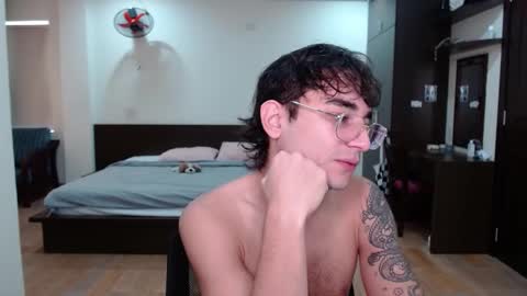 Snapshot of steveoceanbeanhuge chatting on January 2025 03:14:01 AM Alex online show from January 2025 03:14:01 AM