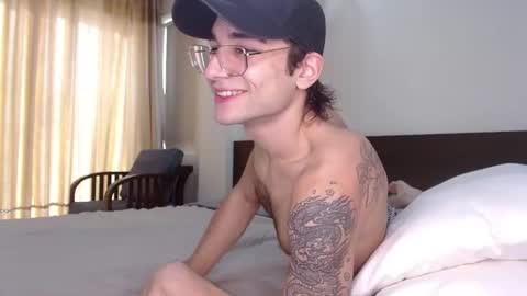 Snapshot of steveoceanbeanhuge chatting on February 2025 01:37:01 AM Alex online show from February 2025 01:37:01 AM