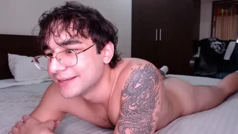 Snapshot of steveoceanbeanhuge chatting on December 2025 02:40:01 AM Alex online show from December 2025 02:40:01 AM