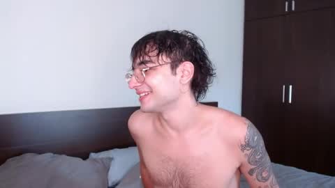 Snapshot of steveoceanbeanhuge chatting on May 2026 03:01:02 AM Alex online show from May 2026 03:01:02 AM