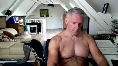 Snapshot of stevetwo chatting on May 2026 11:39:02 AM stevetwo online show from May 2026 11:39:02 AM