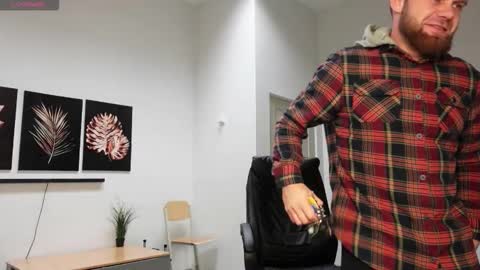 Snapshot of stewart_benzo chatting on December 2025 03:25:02 AM Stewart Barnz online show from December 2025 03:25:02 AM