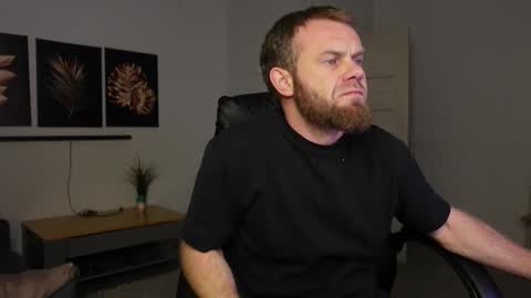 Snapshot of stewart_benzo chatting on January 2026 04:18:01 AM Stewart Barnz online show from January 2026 04:18:01 AM