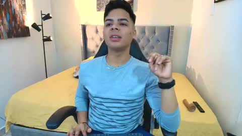 Snapshot of stewart_mateo_ chatting on September 2025 02:48:01 AM stewart online show from September 2025 02:48:01 AM