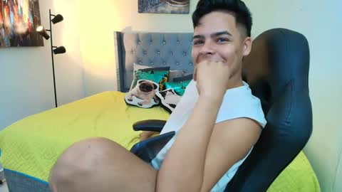 Snapshot of stewart_mateo_ chatting on October 2025 02:42:01 AM stewart online show from October 2025 02:42:01 AM