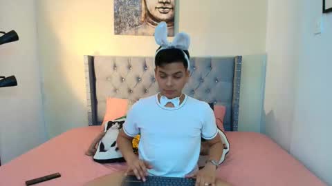 Snapshot of stewart_mateo_ chatting on October 2025 02:00:02 AM stewart online show from October 2025 02:00:02 AM