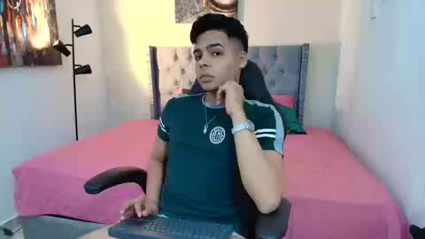 Snapshot of stewart_mateo_ chatting on October 2025 02:15:01 AM stewart online show from October 2025 02:15:01 AM