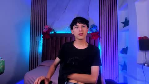 Sthepano  online show from December 2025 08:15:02 PM