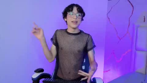 Sthepano  online show from March 2026 04:18:01 AM