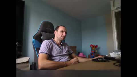 stickolive1 online show from September 2025 01:11:02 PM