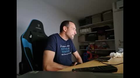 stickolive1 online show from May 2026 09:43:01 PM