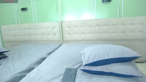 Snapshot of stickxcandy chatting on January 2025 11:43:02 AM StickXCandy online show from January 2025 11:43:02 AM