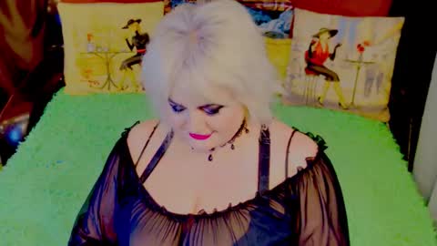 Snapshot of stiphlermomy chatting on November 2025 03:45:01 PM StiphlerMomy online show from November 2025 03:45:01 PM