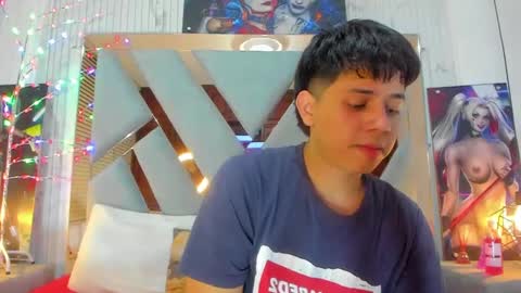 Snapshot of stiven_pooh chatting on December 2024 03:40:02 AM Steven Pooh online show from December 2024 03:40:02 AM