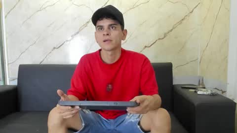 friends online show from December 2025 05:38:02 AM