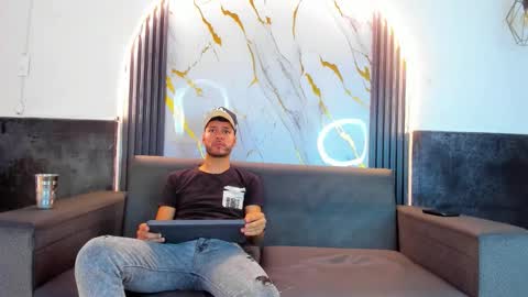 friends online show from February 2026 06:19:02 AM