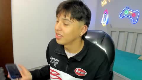 Stiwen online show from November 2025 02:51:01 PM