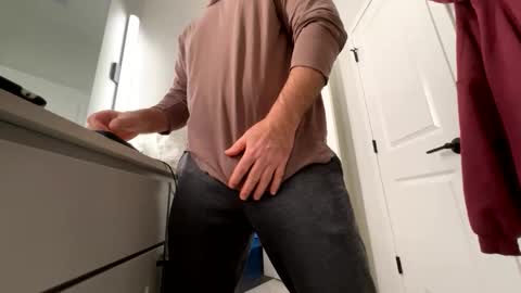 stlhotwifeguy online show from December 2025 08:05:01 PM