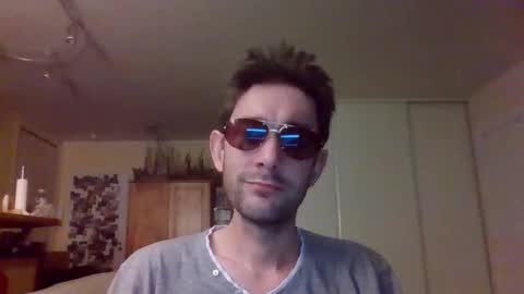 Snapshot of stmnog9477 chatting on October 2025 08:14:02 PM Julien9477 online show from October 2025 08:14:02 PM