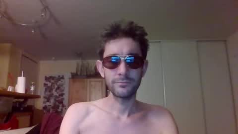 Snapshot of stmnog9477 chatting on October 2025 10:47:01 PM Julien9477 online show from October 2025 10:47:01 PM