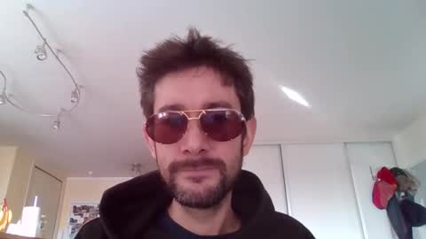 Snapshot of stmnog9477 chatting on November 2025 09:52:02 AM Julien9477 online show from November 2025 09:52:02 AM