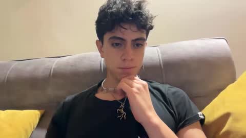 Stolas online show from February 2026 01:13:02 AM