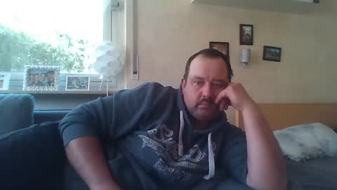 stoned1983 online show from April 2026 07:03:02 AM