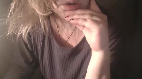 Snapshot of stonenipple chatting on October 2025 03:07:01 PM stonenipple online show from October 2025 03:07:01 PM