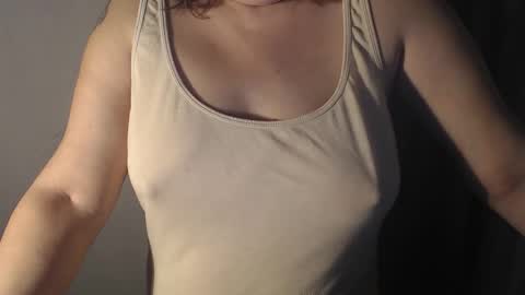 Snapshot of stonenipple chatting on October 2025 12:44:01 AM stonenipple online show from October 2025 12:44:01 AM