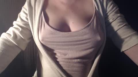 Snapshot of stonenipple chatting on December 2025 07:42:02 PM stonenipple online show from December 2025 07:42:02 PM