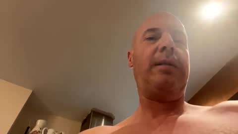 Snapshot of stoodley22 chatting on January 2026 05:46:02 AM Stoodley22 online show from January 2026 05:46:02 AM