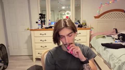 Snapshot of str8whiteboy21 chatting on November 2025 06:36:02 AM str8whiteboy21 online show from November 2025 06:36:02 AM