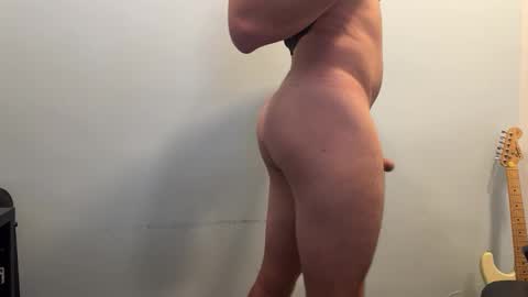 Snapshot of stradivario_05 chatting on February 2025 08:20:02 PM stradi online show from February 2025 08:20:02 PM