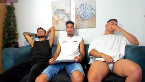 straight__friends online show from March 2026 02:13:02 PM