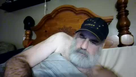 Straightbear4you online show from October 2025 12:45:01 PM