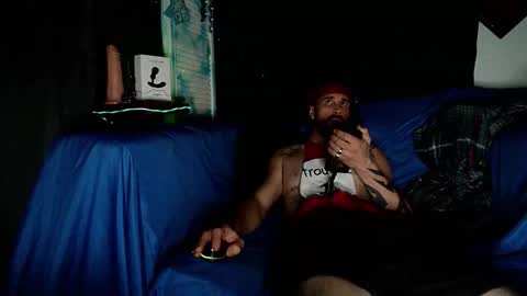 straitpipermann22 online show from November 2025 12:42:01 AM